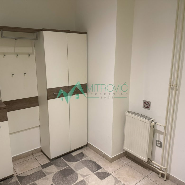 Jednoiposoban stan na prodaju, Rotkvarija, Novi Sad, 42m², 400 €