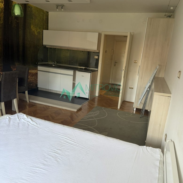 Stan Prodaja Novi Sad  28 m2