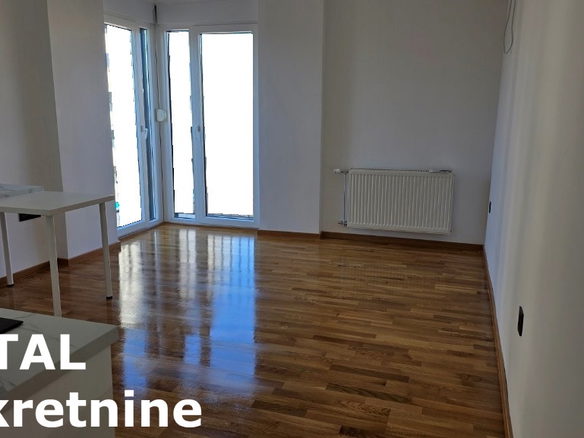 Stan Izdavanje Novi Sad  43 m2