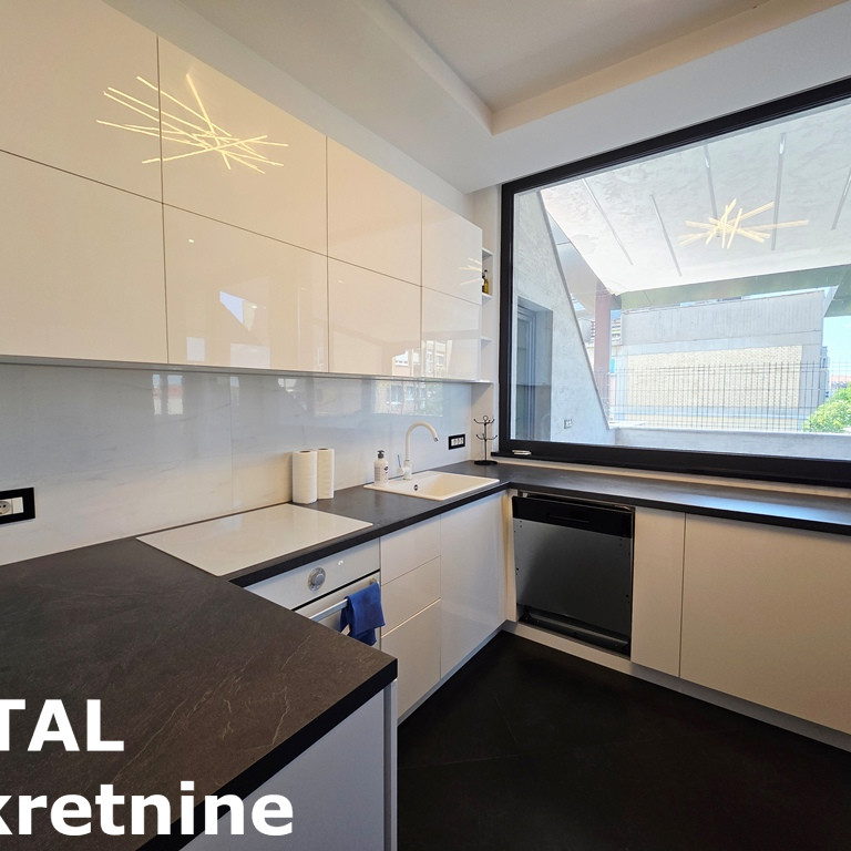 Višesoban stan za izdavanje, Sajmište, Novi Sad, 242m², 1.800 €/mes