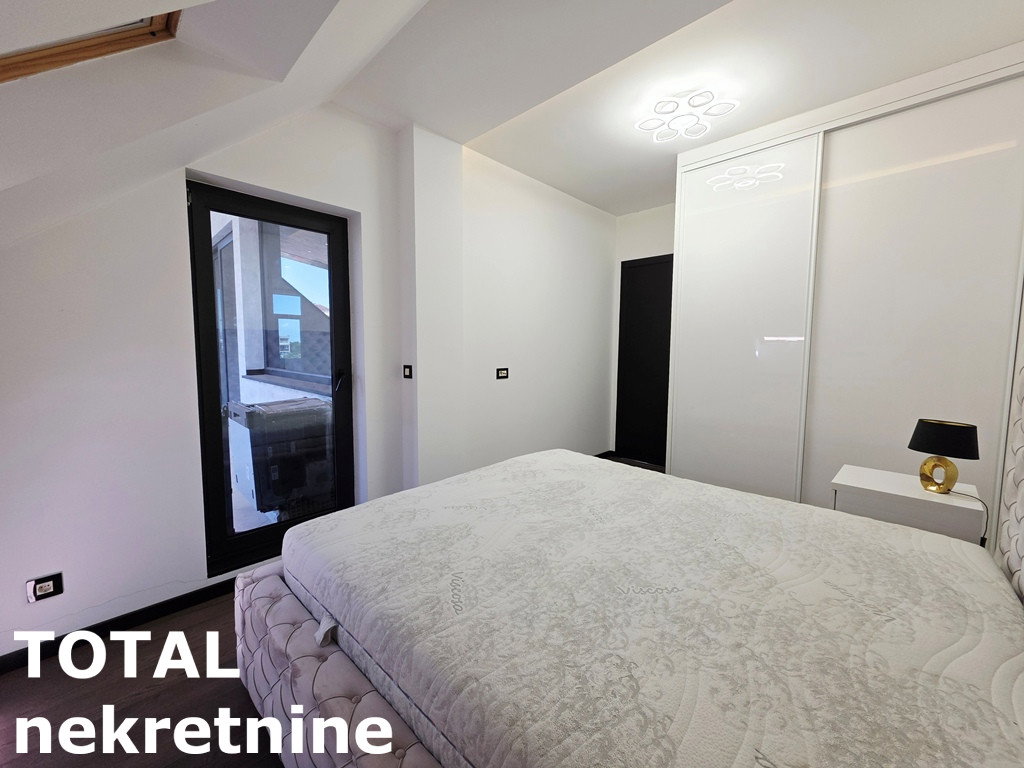 Višesoban stan za izdavanje, Sajmište, Novi Sad, 242m², 1.800 €/mes