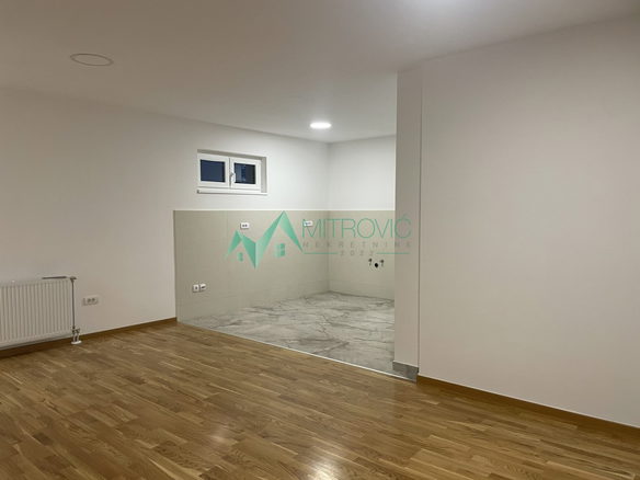 Stan Prodaja Novi Sad  77 m2