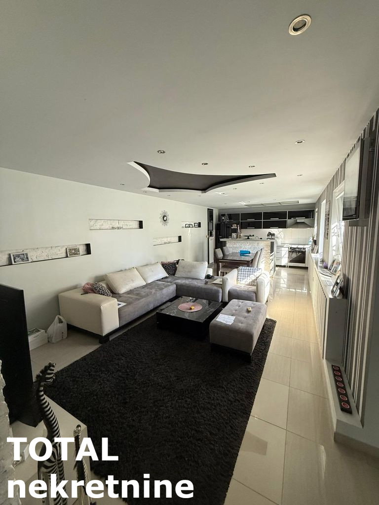 Kuća za izdavanje, Salajka, Novi Sad, 130m², 900 €/mes