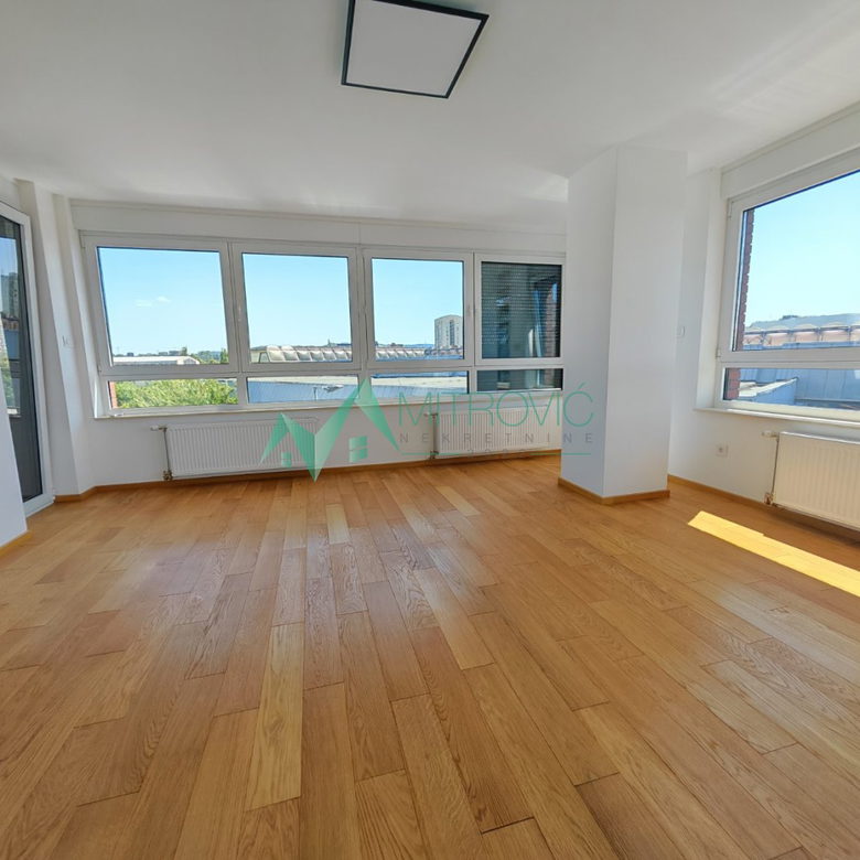 Stan Prodaja Novi Sad  76 m2