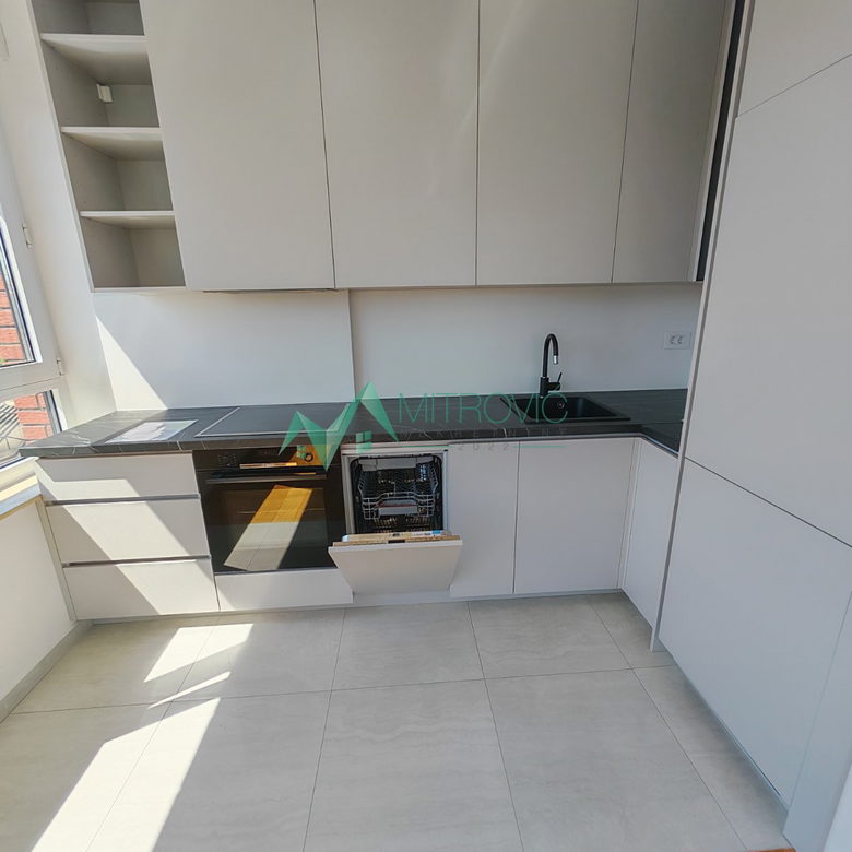 Stan Prodaja Novi Sad  76 m2