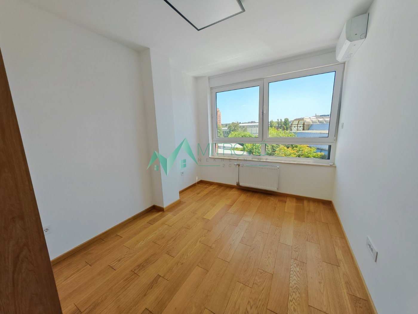 Trosoban stan na prodaju, Spens, Novi Sad, 76m², 1.100 €