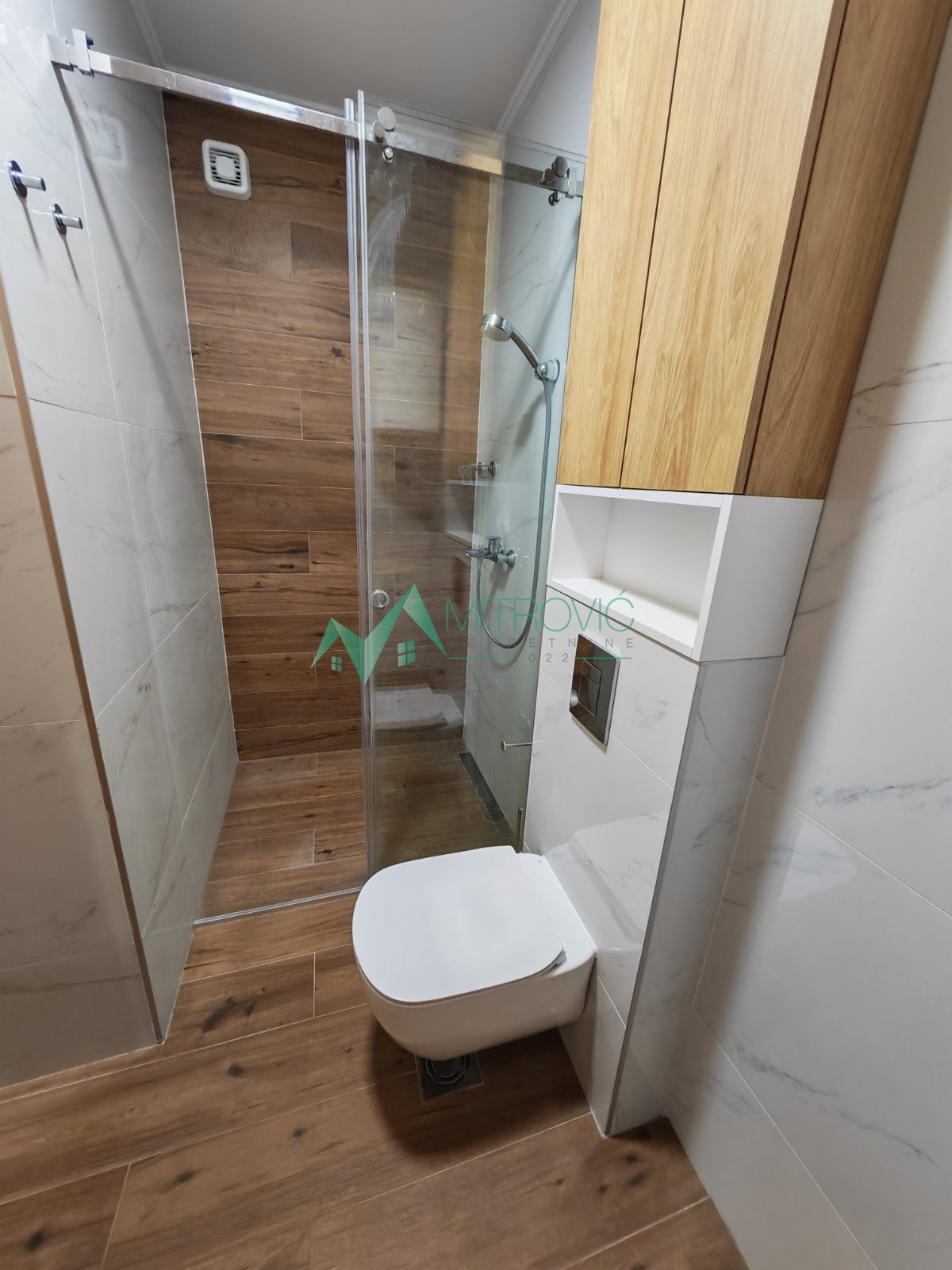 Trosoban stan na prodaju, Spens, Novi Sad, 76m², 1.100 €