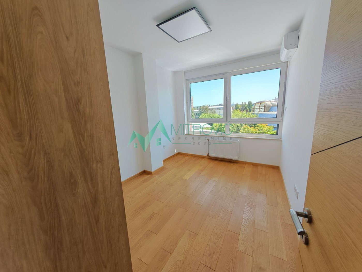 Trosoban stan na prodaju, Spens, Novi Sad, 76m², 1.100 €