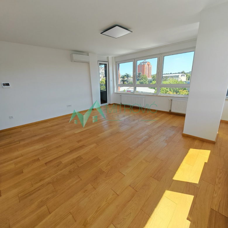 Stan Prodaja Novi Sad  76 m2