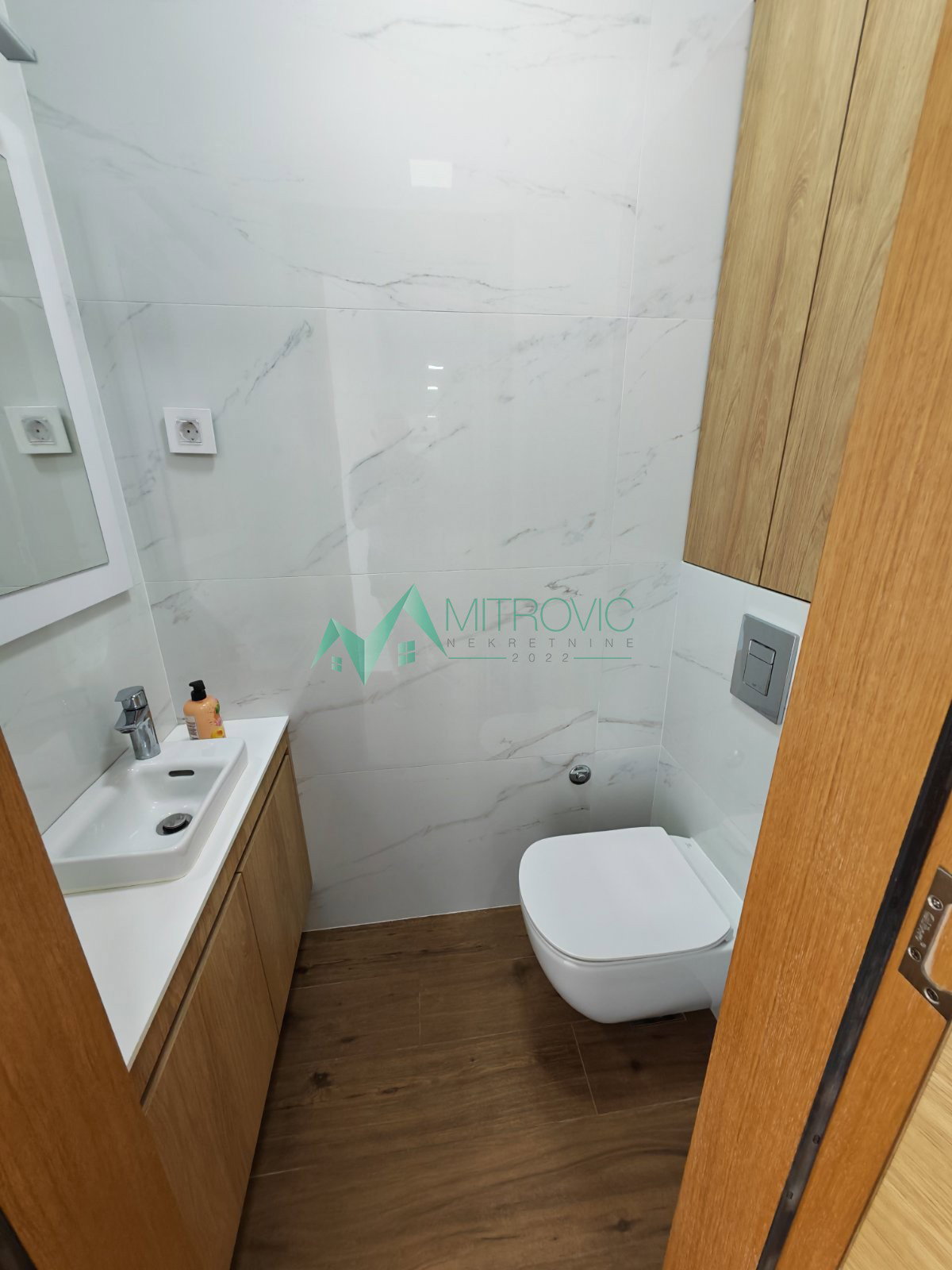 Trosoban stan na prodaju, Spens, Novi Sad, 76m², 1.100 €