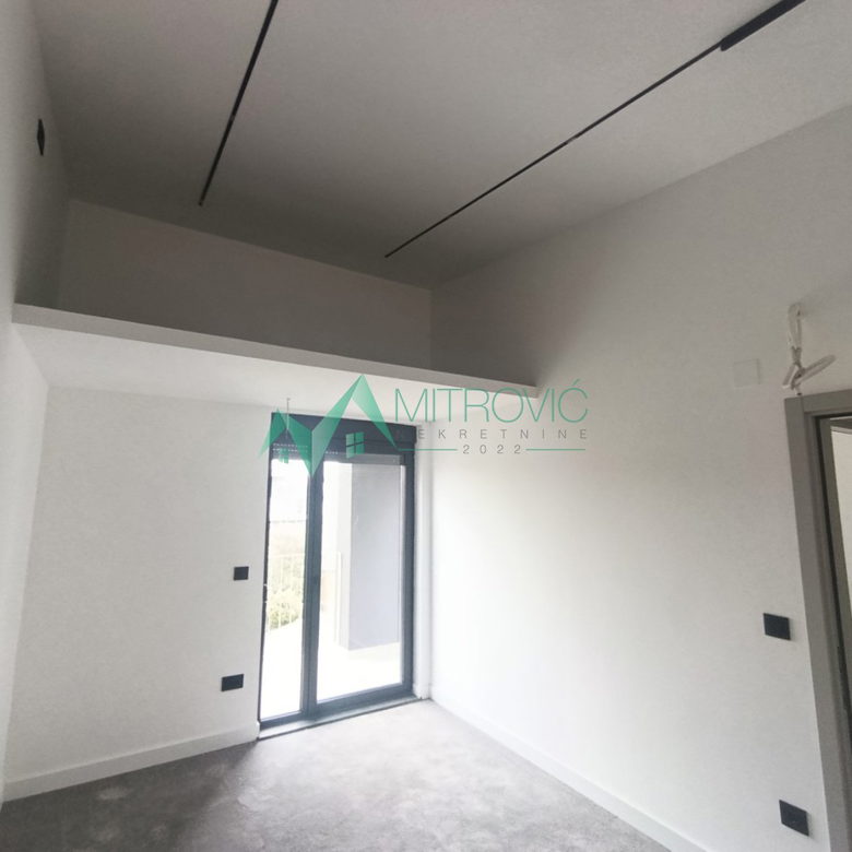 Lokal Prodaja Novi Sad  183 m2