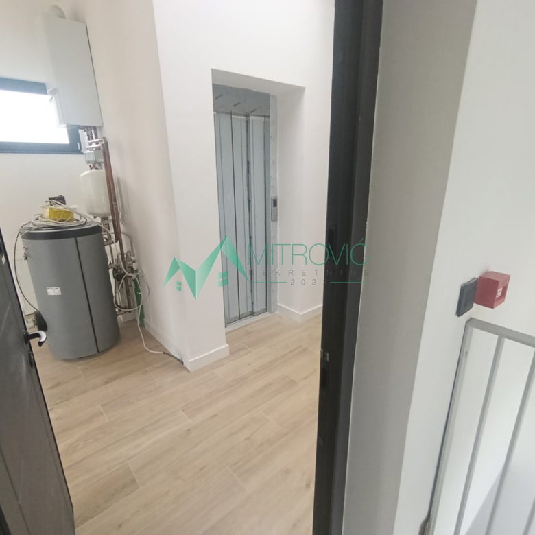 Lokal na prodaju, Telep, Novi Sad, 183m², 1.500 €