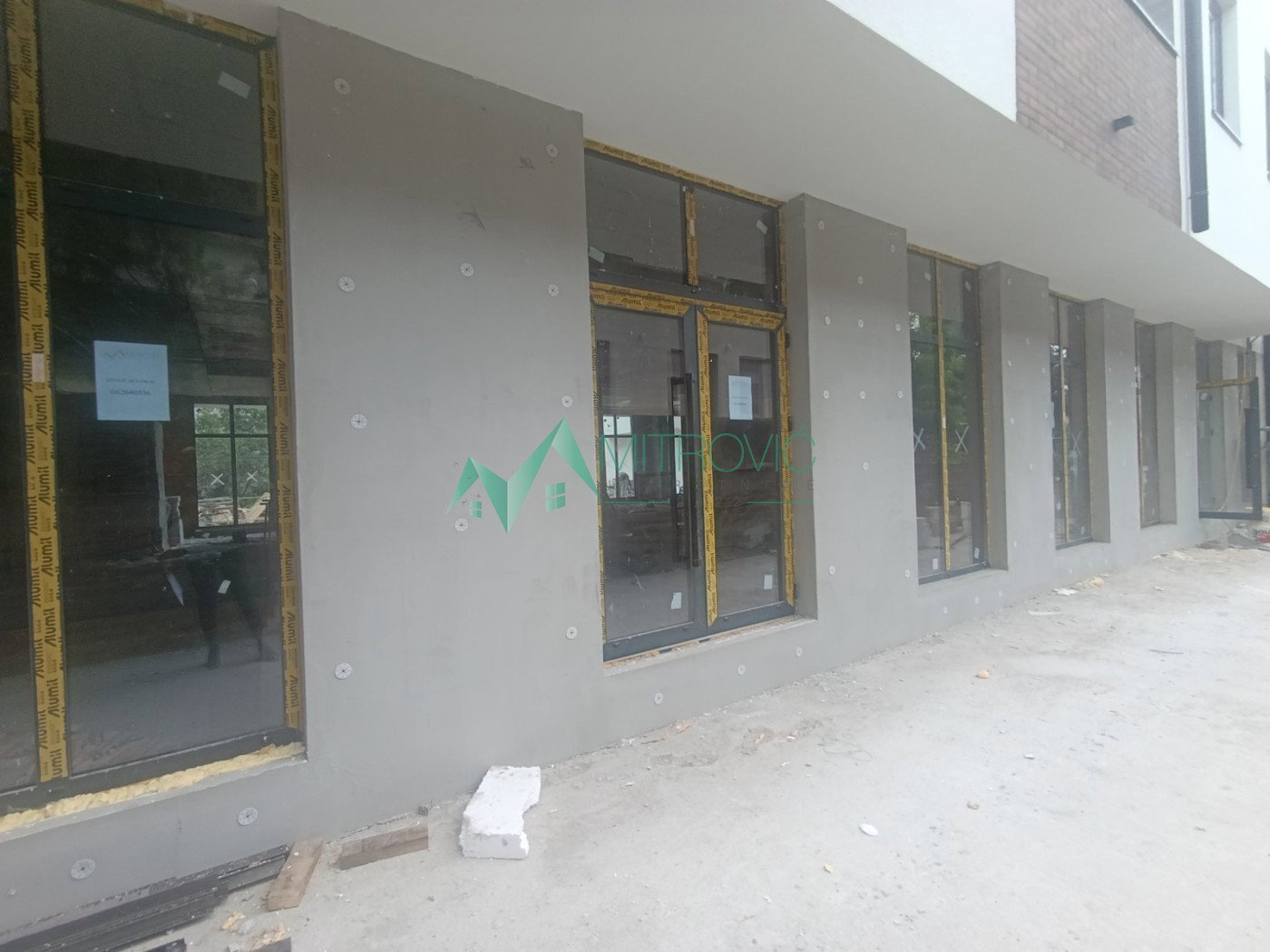 Lokal Prodaja Novi Sad  293 m2