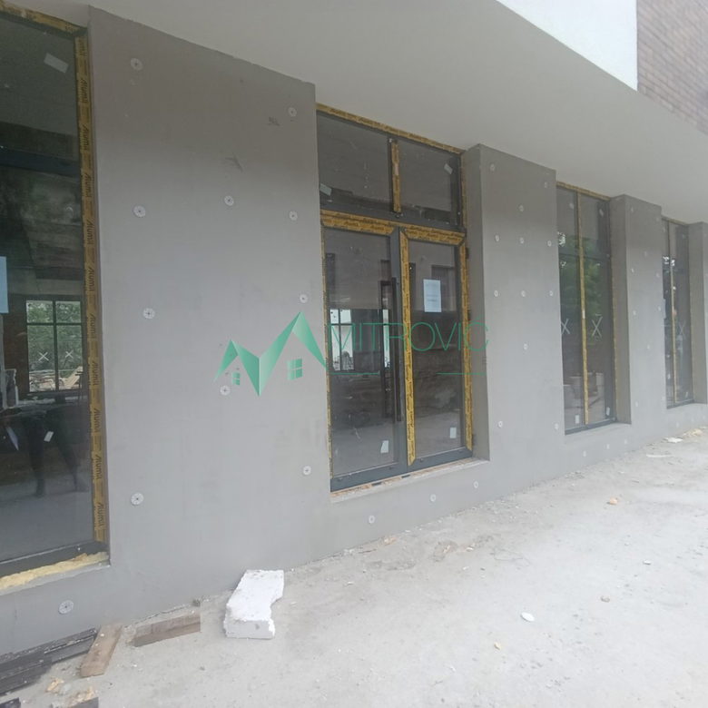Lokal Prodaja Novi Sad  293 m2