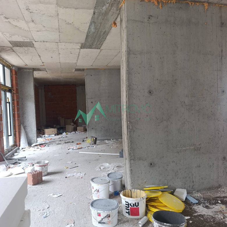Lokal Prodaja Novi Sad  293 m2