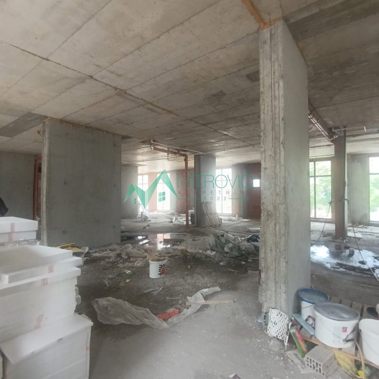 Lokal Prodaja Novi Sad  293 m2