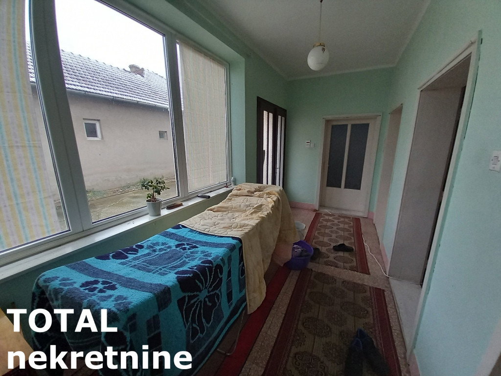 kuce-Siri-centar-3091338-d0ygg Kuća na prodaju, Gložan, Bački Petrovac, 181m², 95.000 €
