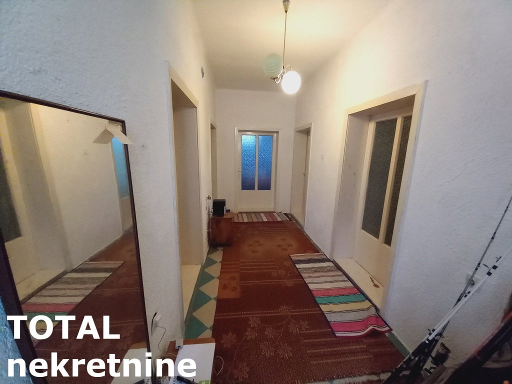 kuce-Siri-centar-3091338-eutyv Kuća na prodaju, Gložan, Bački Petrovac, 181m², 95.000 €