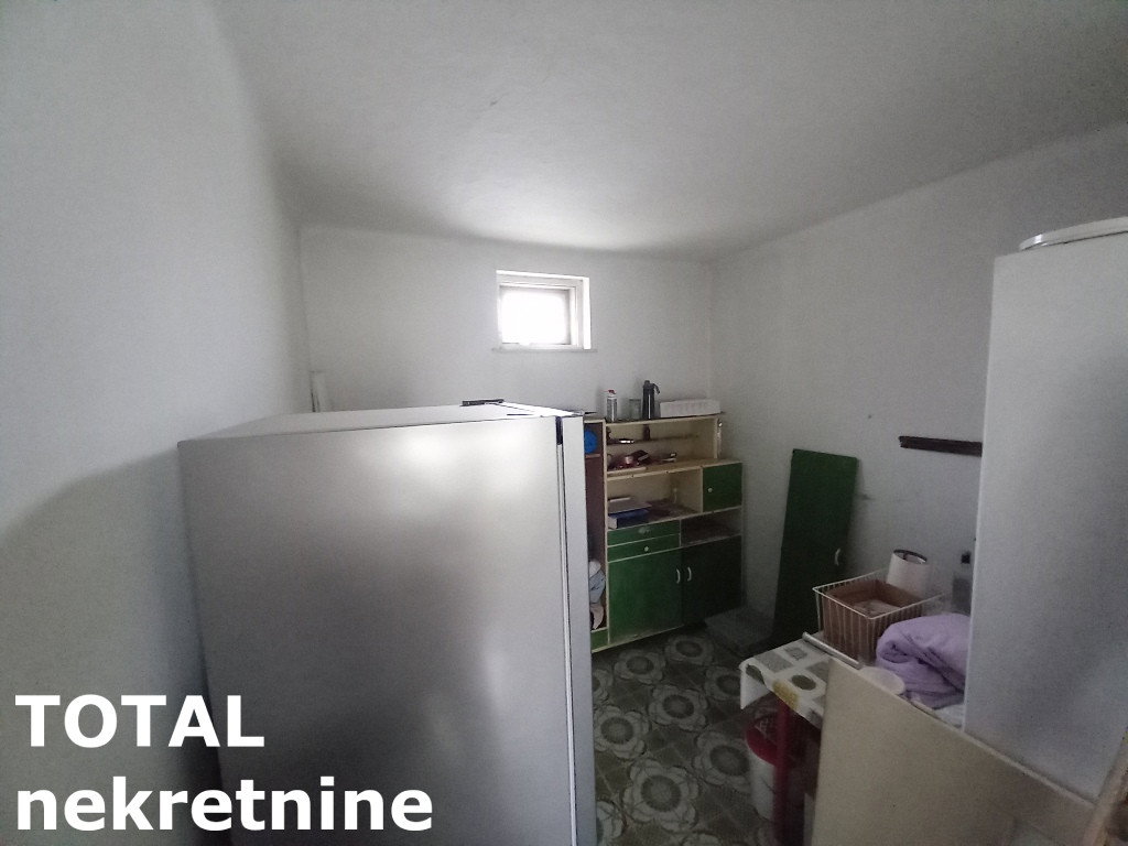 kuce-Siri-centar-3091338-lywt1 Kuća na prodaju, Gložan, Bački Petrovac, 181m², 95.000 €