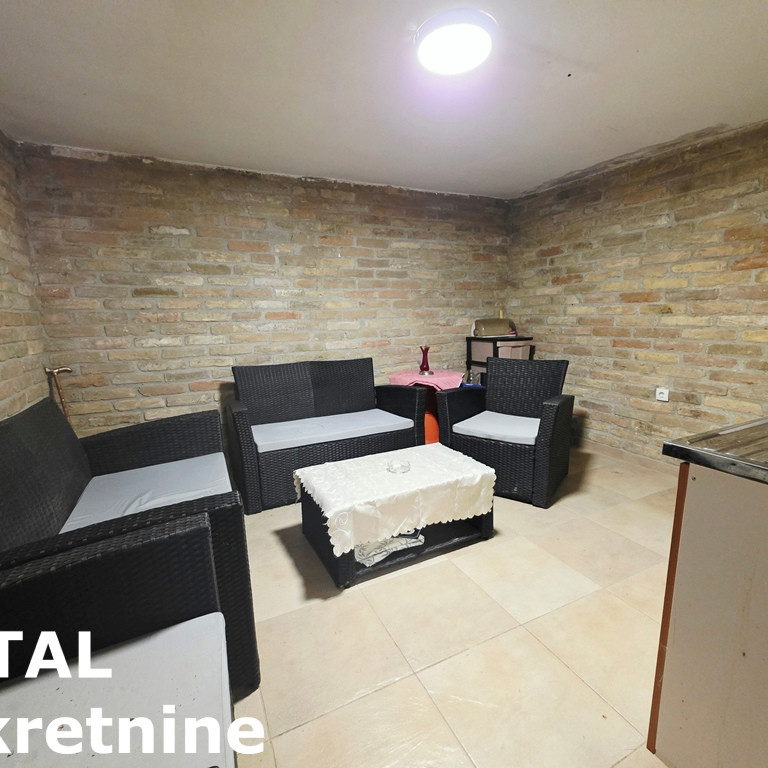 Kuća na prodaju, Banstol, Sremski Karlovci, 72m², 98.800 €