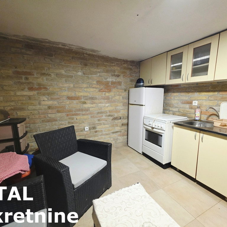 Kuća na prodaju, Banstol, Sremski Karlovci, 72m², 98.800 €