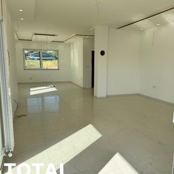 Kuća na prodaju, Čardak, Novi Sad, 300m², 390.000 €
