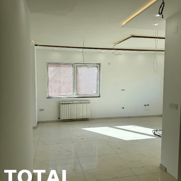 Kuća na prodaju, Čardak, Novi Sad, 300m², 390.000 €