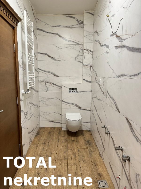 Kuća na prodaju, Čardak, Novi Sad, 300m², 390.000 €
