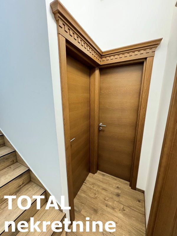 Kuća na prodaju, Čardak, Novi Sad, 300m², 390.000 €