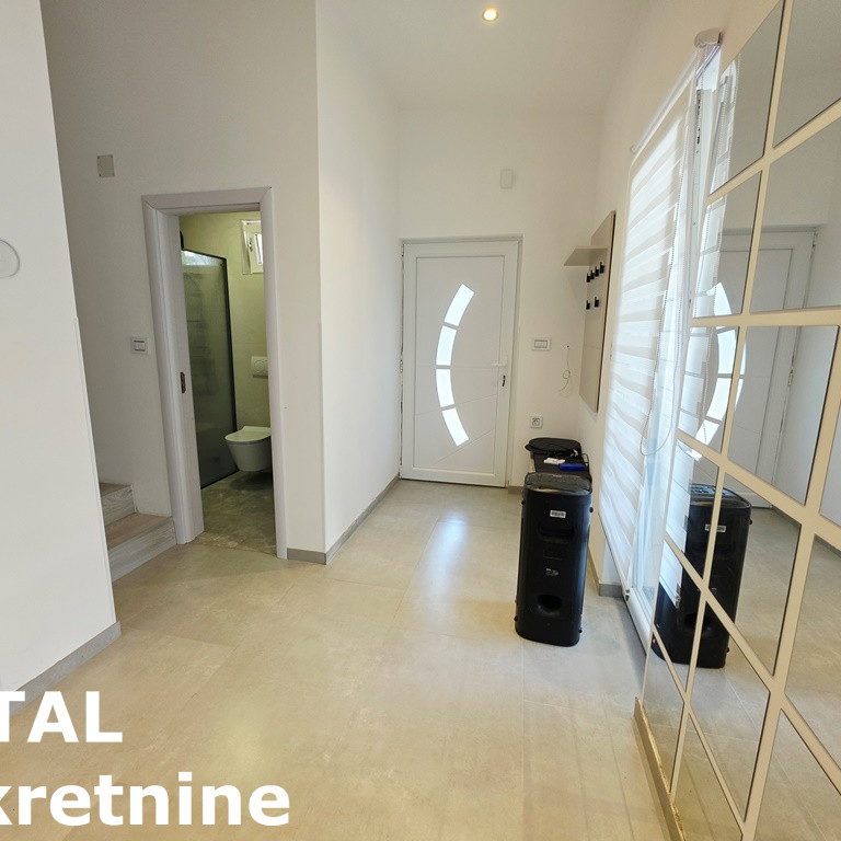 Kuća Prodaja Inđija  110 m2