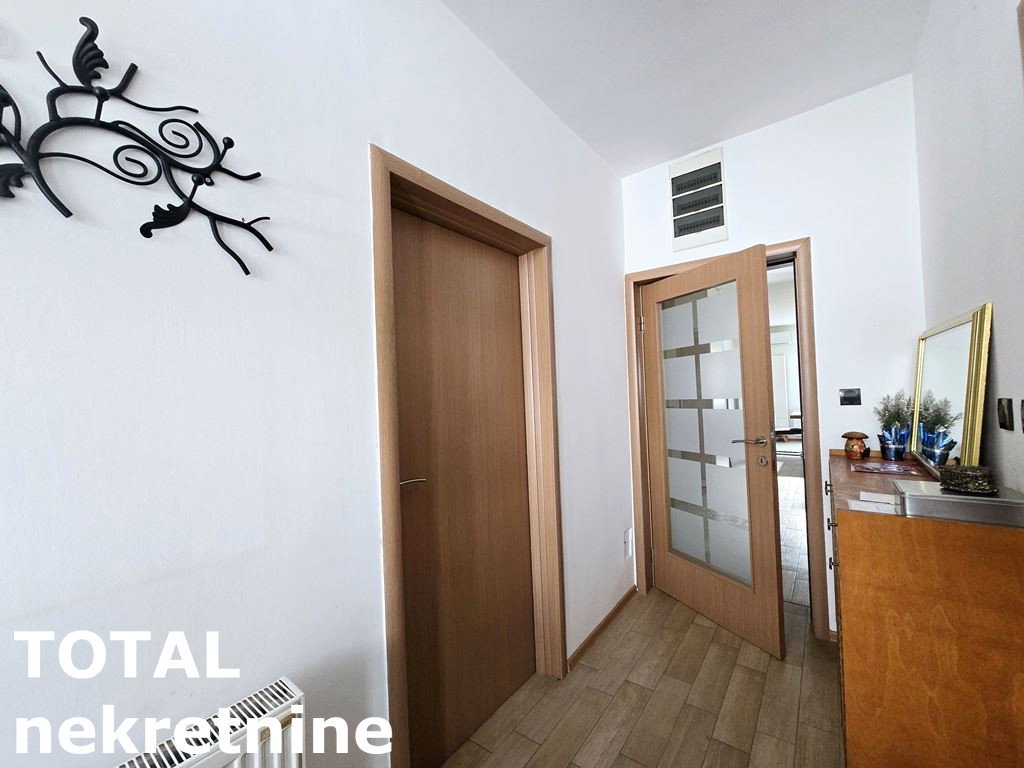 kuce-futog-3046638-ez19t Kuća na prodaju, Futog, Novi Sad, 255m², 430.000 €