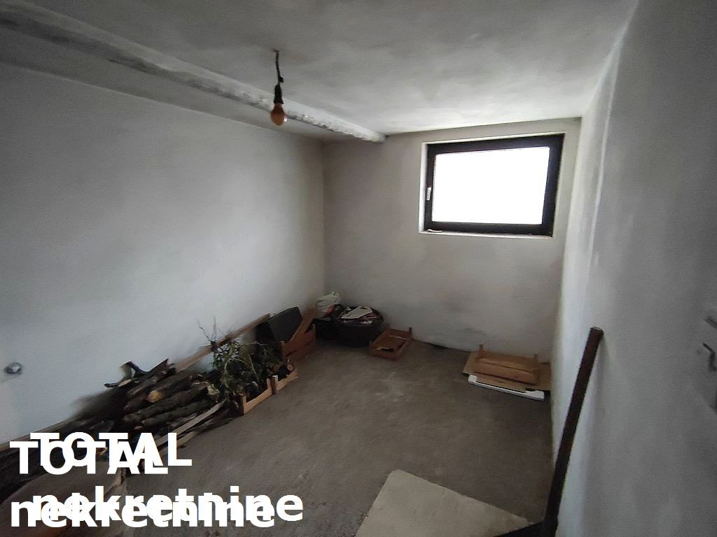 kuce-kac-3074421-wfked Kuća na prodaju, Kać, Novi Sad, 300m², 265.000 €