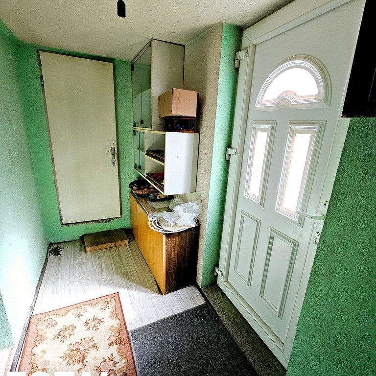 Kuća Prodaja Ledinci Novi  220 m2