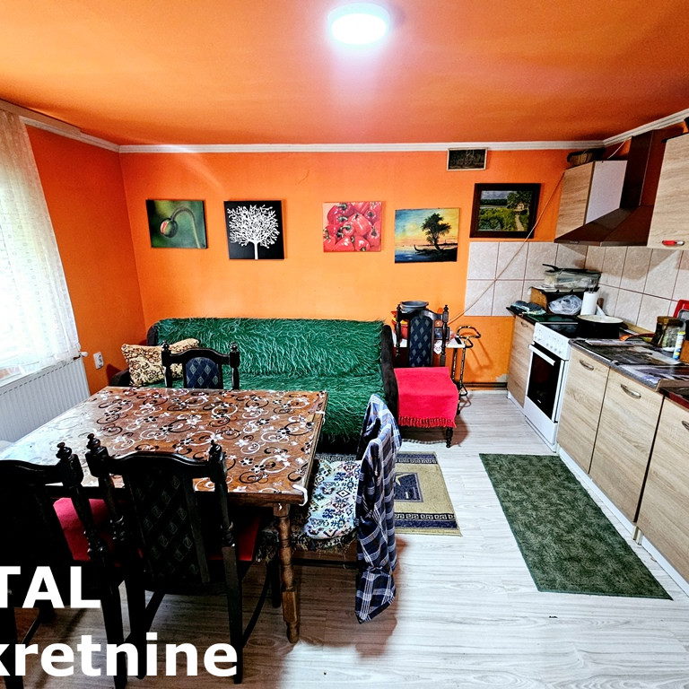 Kuća Prodaja Ledinci Novi  220 m2