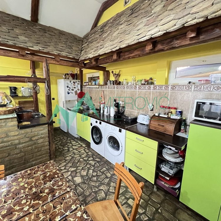 Kuća na prodaju, Čardak, Novi Sad, 361m², 566.500 €