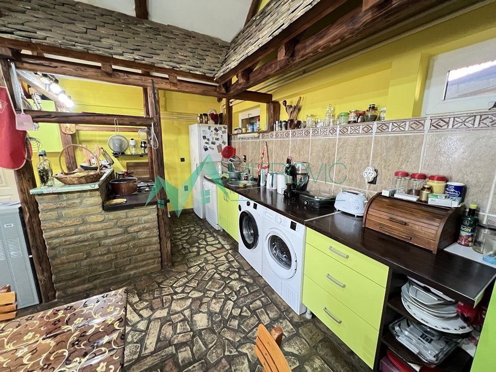 kuce-popovica-3000106-fpxkh Kuća na prodaju, Čardak, Novi Sad, 361m², 566.500 €
