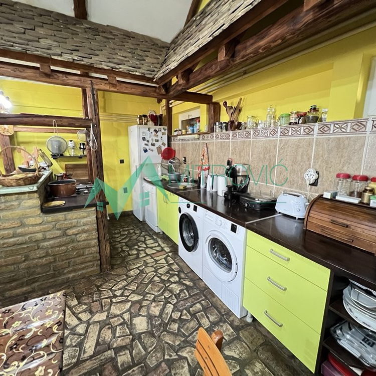 Kuća na prodaju, Čardak, Novi Sad, 361m², 566.500 €