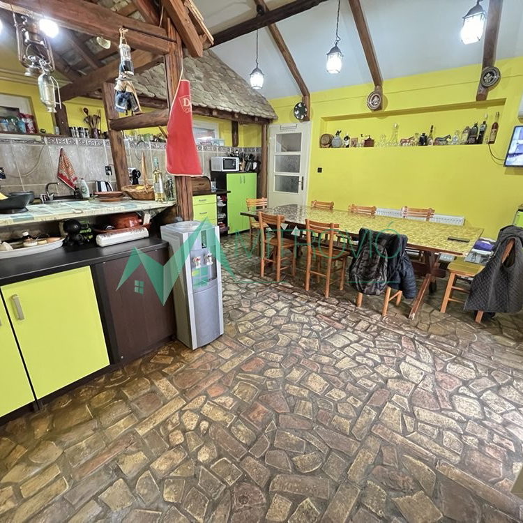 Kuća na prodaju, Čardak, Novi Sad, 361m², 566.500 €