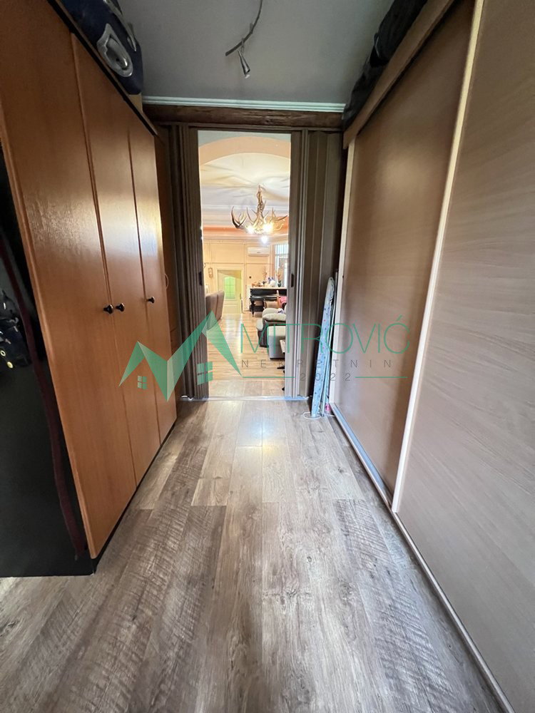 kuce-popovica-3000106-tqswt Kuća na prodaju, Čardak, Novi Sad, 361m², 566.500 €