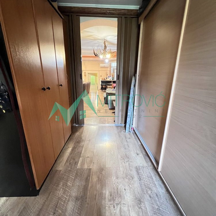 Kuća na prodaju, Čardak, Novi Sad, 361m², 566.500 €