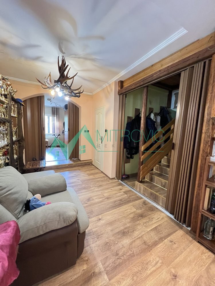 kuce-popovica-3000106-x0bhw Kuća na prodaju, Čardak, Novi Sad, 361m², 566.500 €