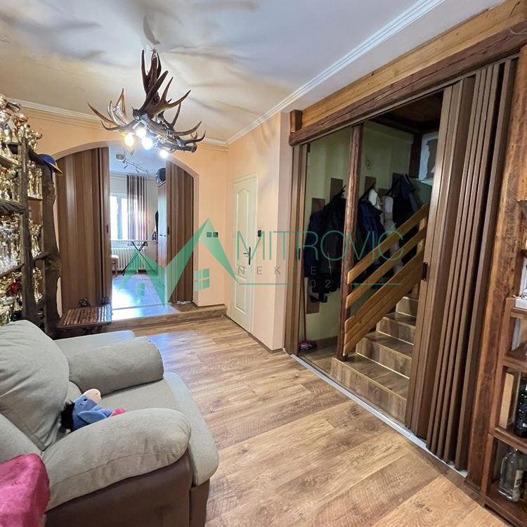 Kuća na prodaju, Čardak, Novi Sad, 361m², 566.500 €