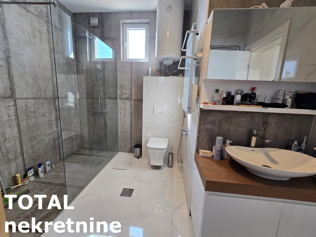 Kuća na prodaju, Salajka, Novi Sad, 266m², 380.000 €