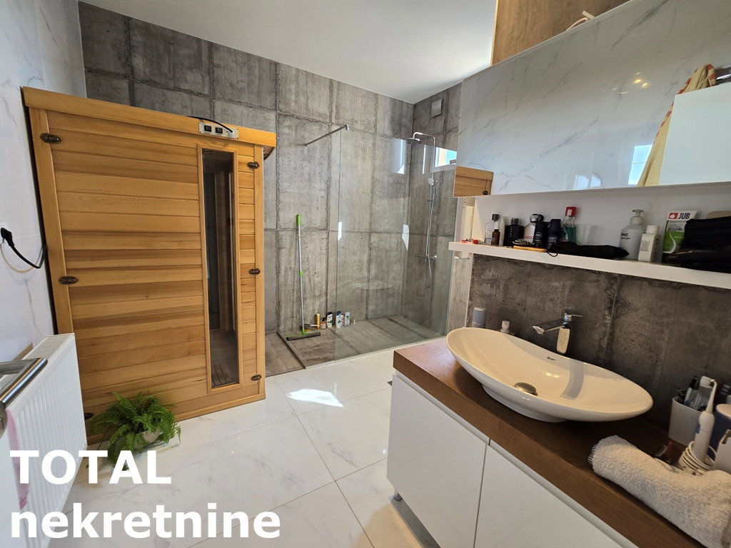 Kuća na prodaju, Salajka, Novi Sad, 266m², 380.000 €