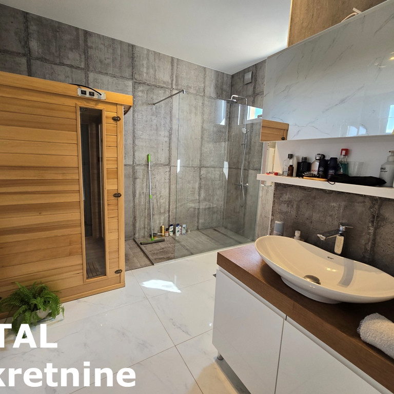 Kuća na prodaju, Salajka, Novi Sad, 266m², 380.000 €
