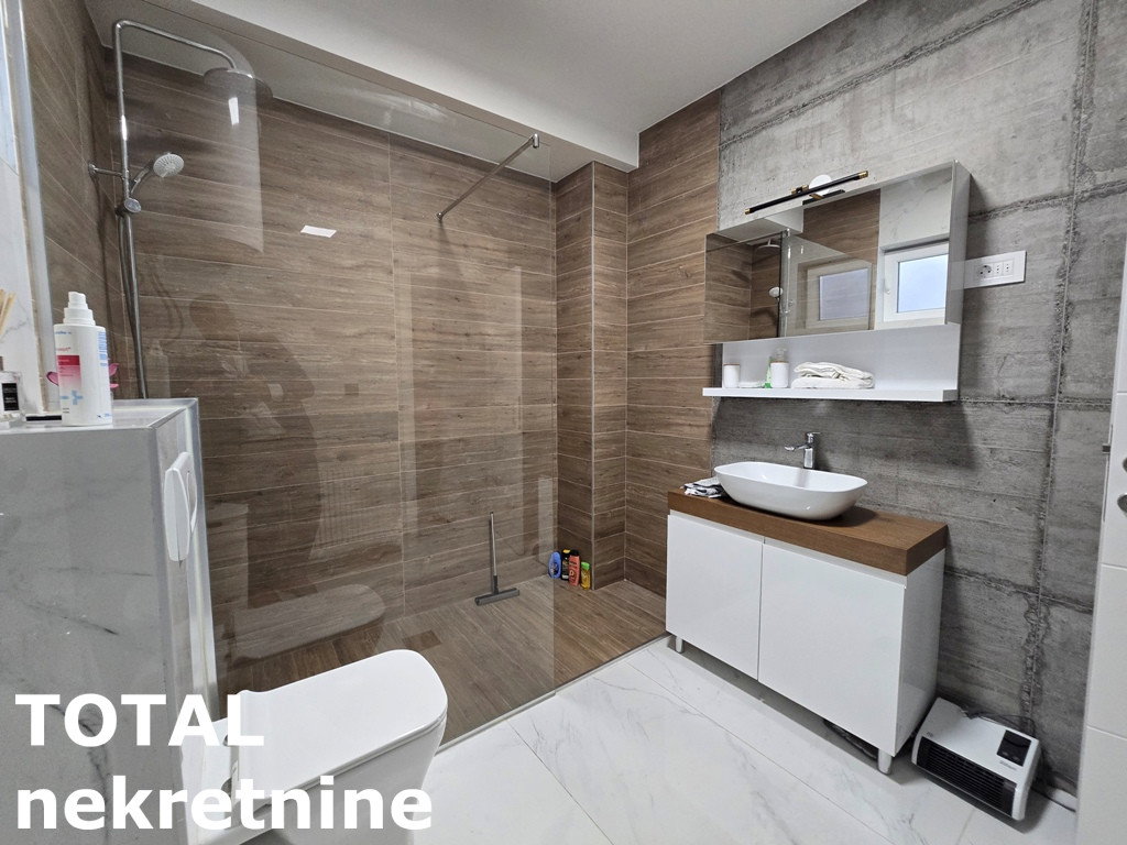 Kuća na prodaju, Salajka, Novi Sad, 266m², 380.000 €