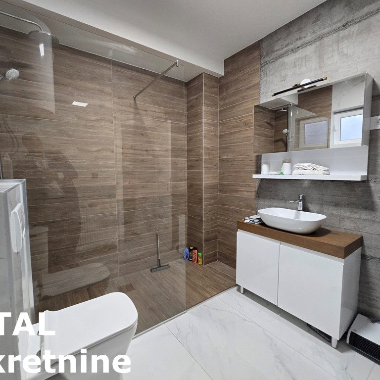 Kuća na prodaju, Salajka, Novi Sad, 266m², 380.000 €