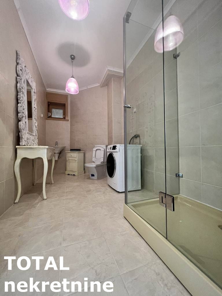Kuća Prodaja Novi Sad  305 m2