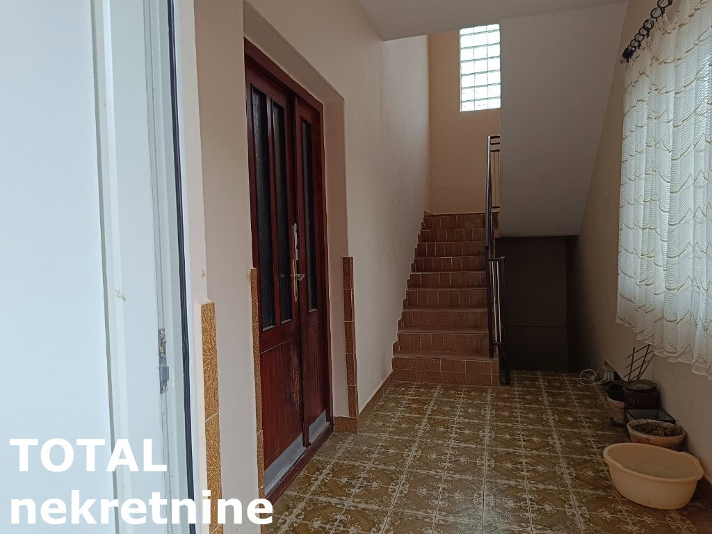 Kuća Prodaja Sremski Karlovci  220 m2