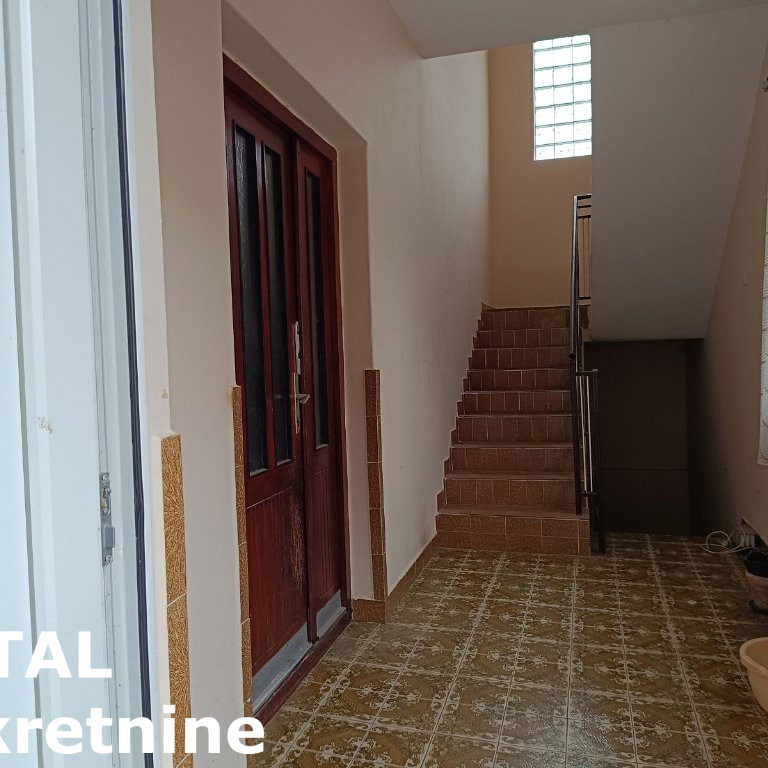 Kuća Prodaja Sremski Karlovci  220 m2